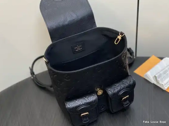 Eliminating the middleman and passing on savings to you. With massive production and tax-free benefits LOUIS VUITTON Backup Ys-20*22*14CM 0405